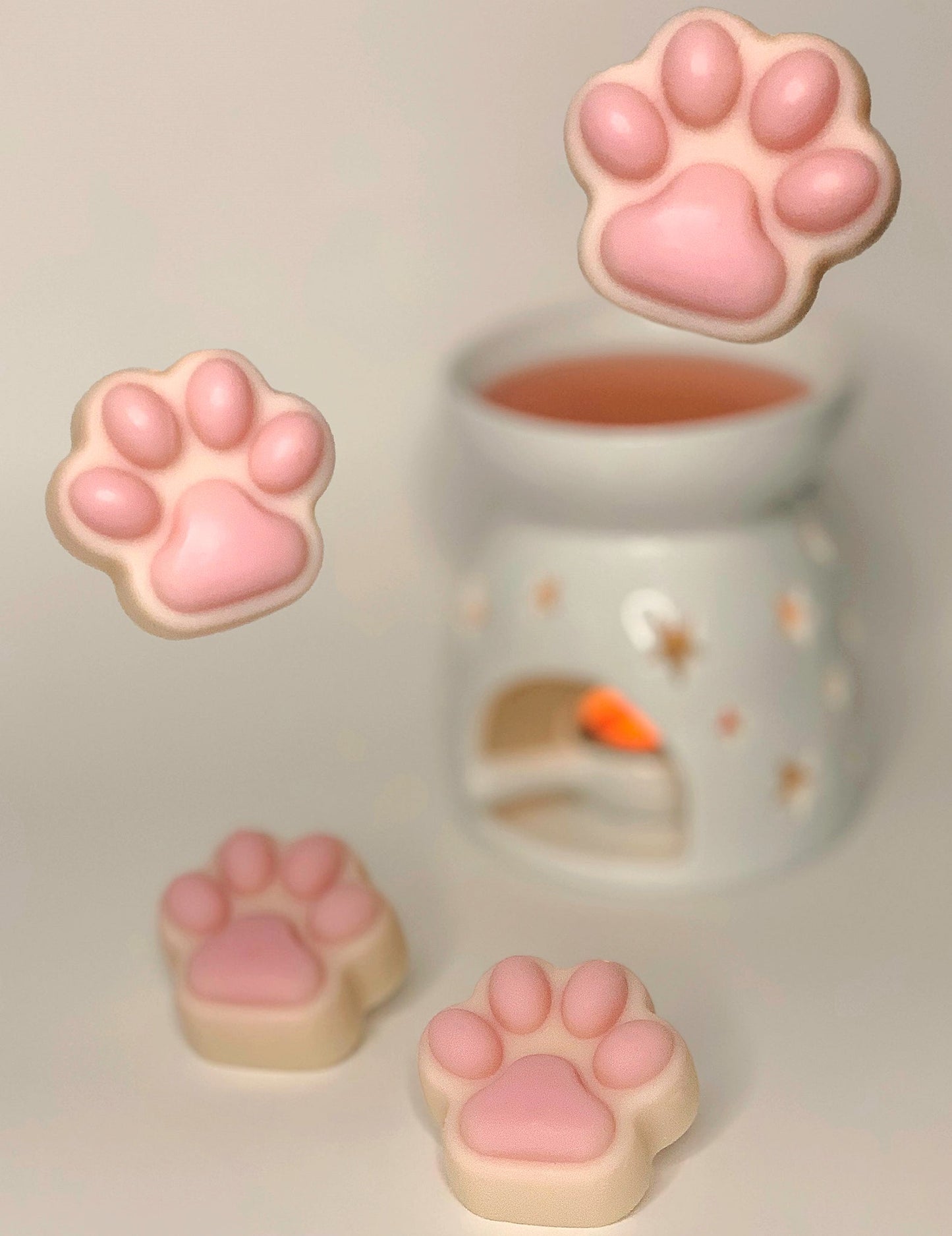 Scented wax in the shape of little paws